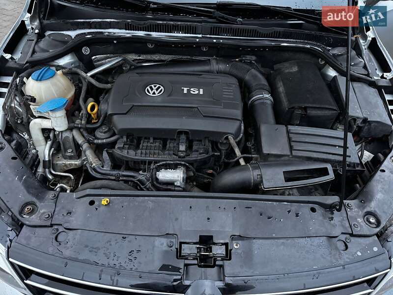 Седан Volkswagen Jetta 2015 в Киеве