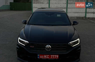 Седан Volkswagen Jetta 2020 в 