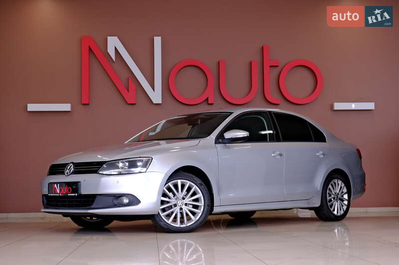 Седан Volkswagen Jetta 2013 в 