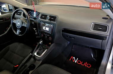 Седан Volkswagen Jetta 2013 в 
