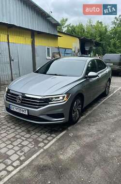 Седан Volkswagen Jetta 2020 в Львове