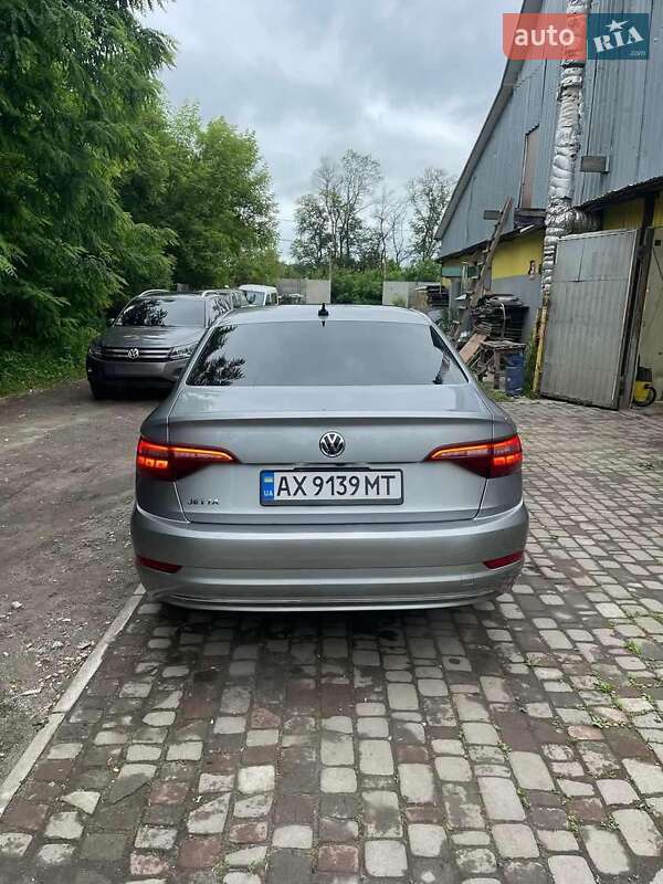 Седан Volkswagen Jetta 2020 в Львові