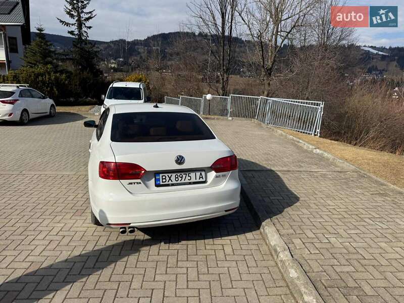 Седан Volkswagen Jetta 2011 в Хмельницькому