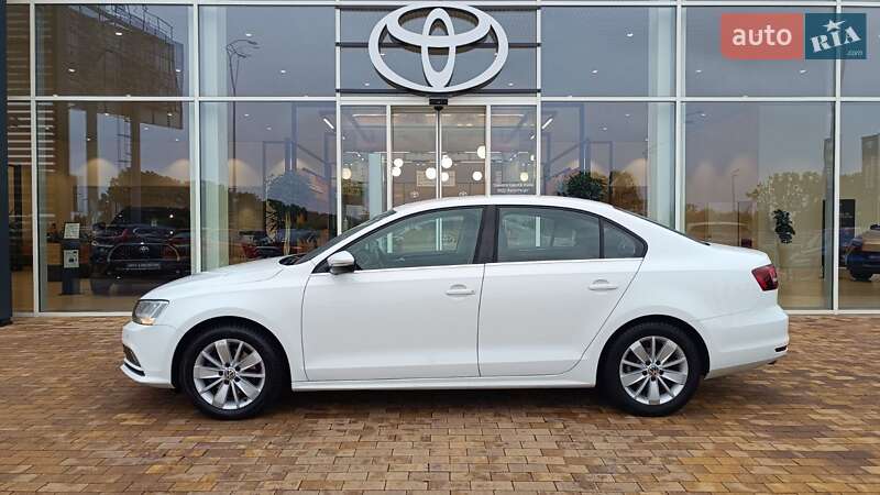 Седан Volkswagen Jetta 2016 в Киеве