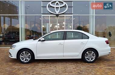 Седан Volkswagen Jetta 2016 в 