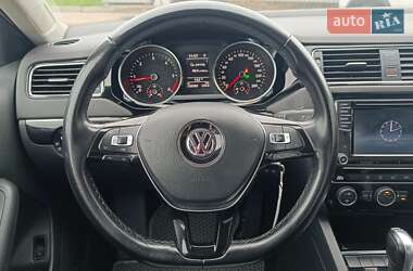 Седан Volkswagen Jetta 2016 в 