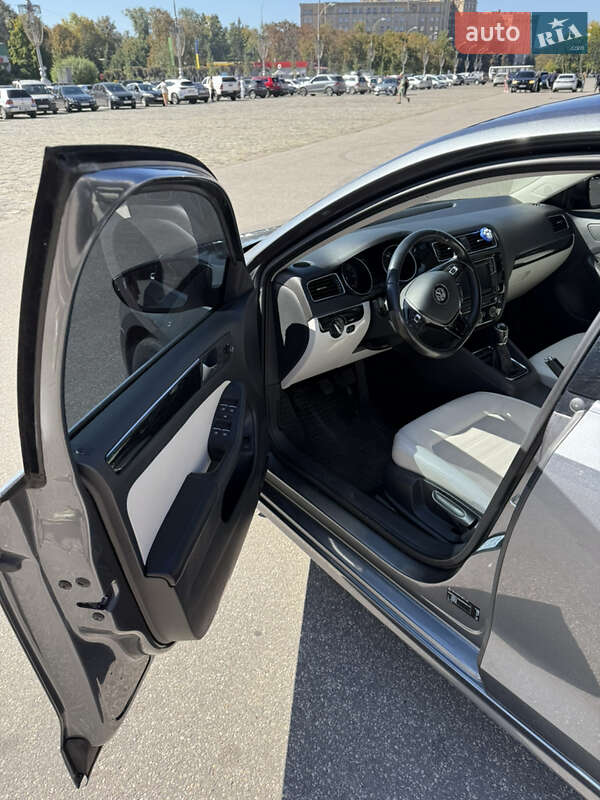 Седан Volkswagen Jetta 2016 в Харкові фото 12 Седан Volkswagen Jetta 2016 в Харкові