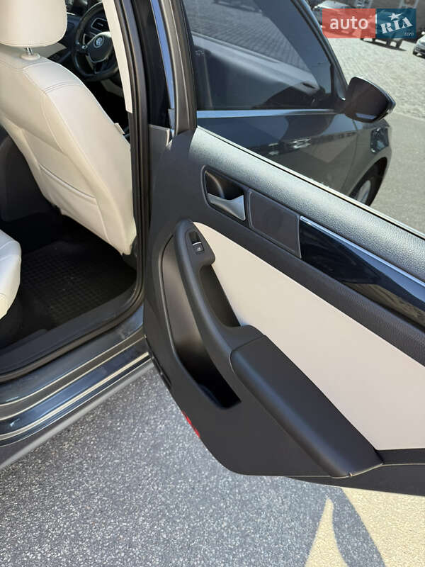 Седан Volkswagen Jetta 2016 в Харкові фото 19 Седан Volkswagen Jetta 2016 в Харкові