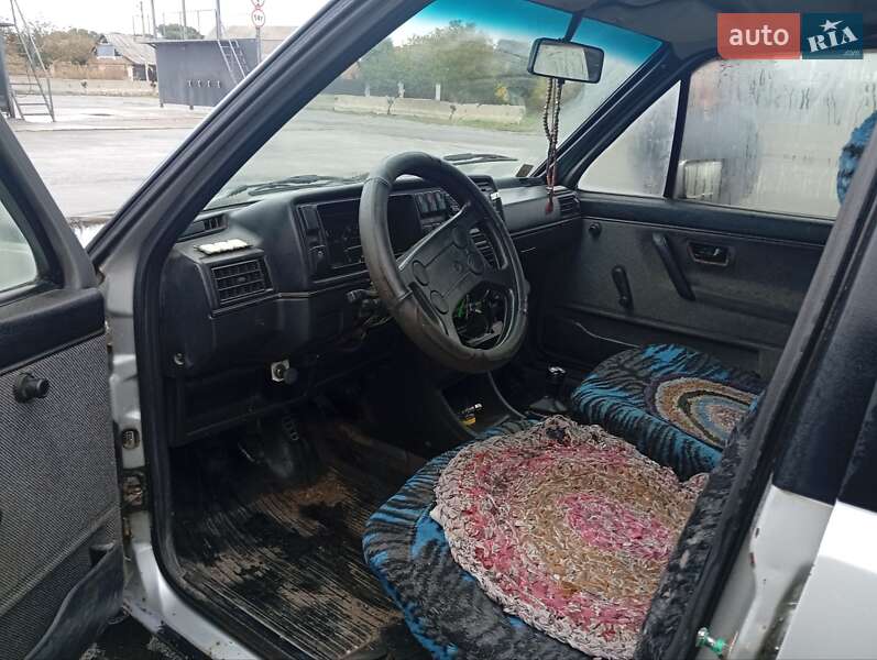 Седан Volkswagen Jetta 1987 в Жашківу