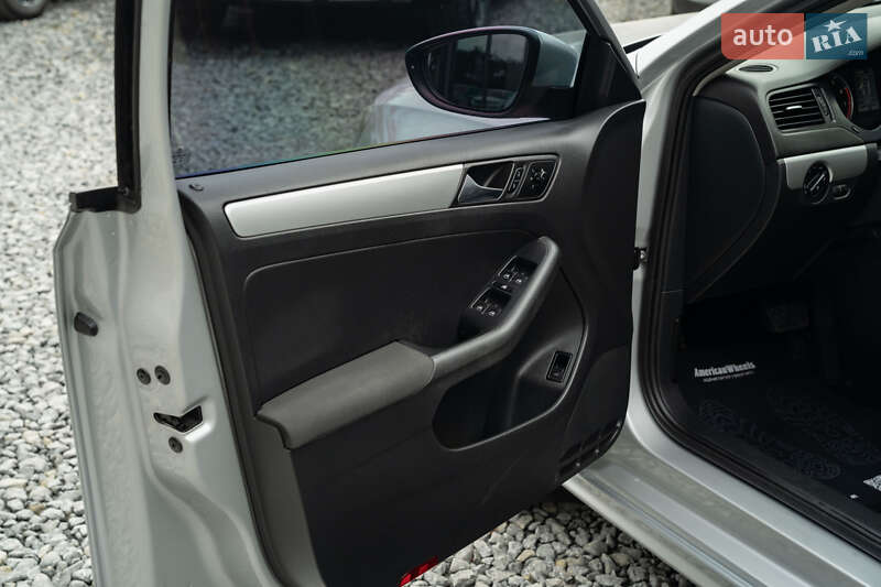 Седан Volkswagen Jetta 2012 в Черновцах фото 32 Седан Volkswagen Jetta 2012 в Черновцах