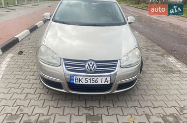 Седан Volkswagen Jetta 2006 в Звягеле
