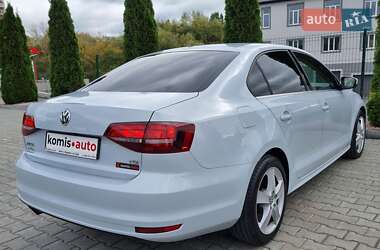 Седан Volkswagen Jetta 2017 в 