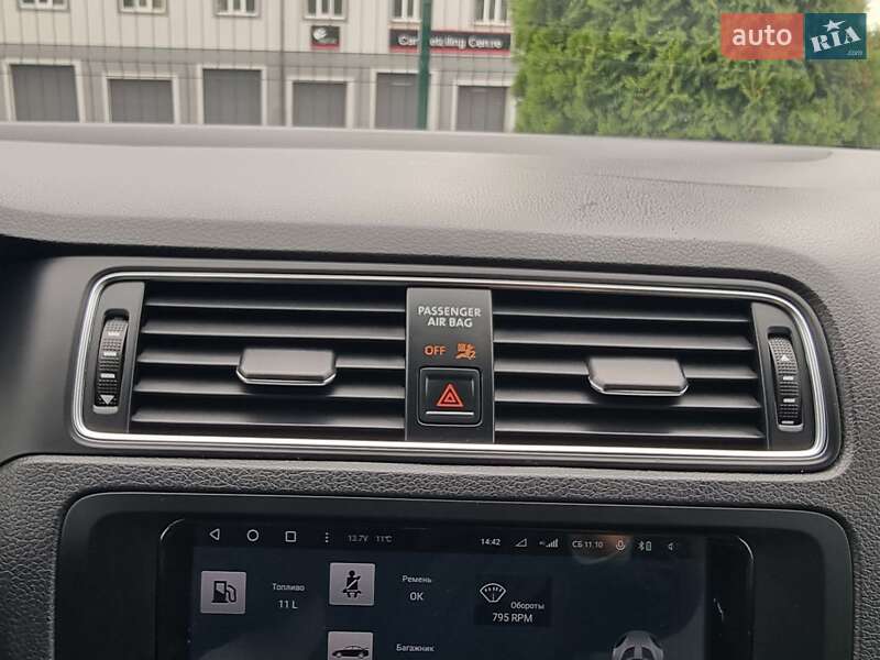 Седан Volkswagen Jetta 2017 в Виннице