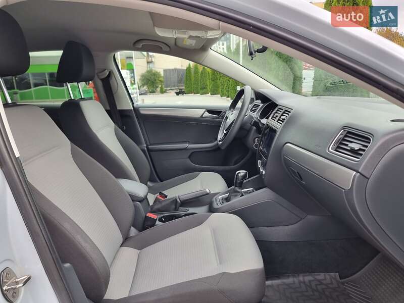 Седан Volkswagen Jetta 2017 в Виннице