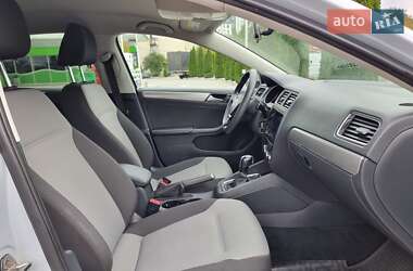 Седан Volkswagen Jetta 2017 в 