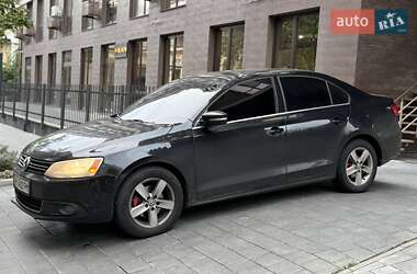 Седан Volkswagen Jetta 2011 в  фото 5 Седан Volkswagen Jetta 2011 в