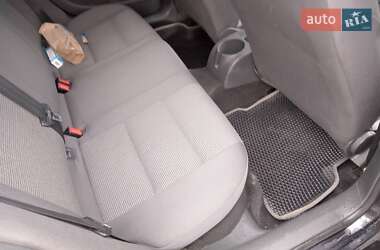 Седан Volkswagen Jetta 2008 в  фото 13 Седан Volkswagen Jetta 2008 в
