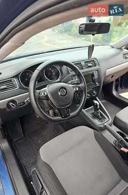 Седан Volkswagen Jetta 2017 в 