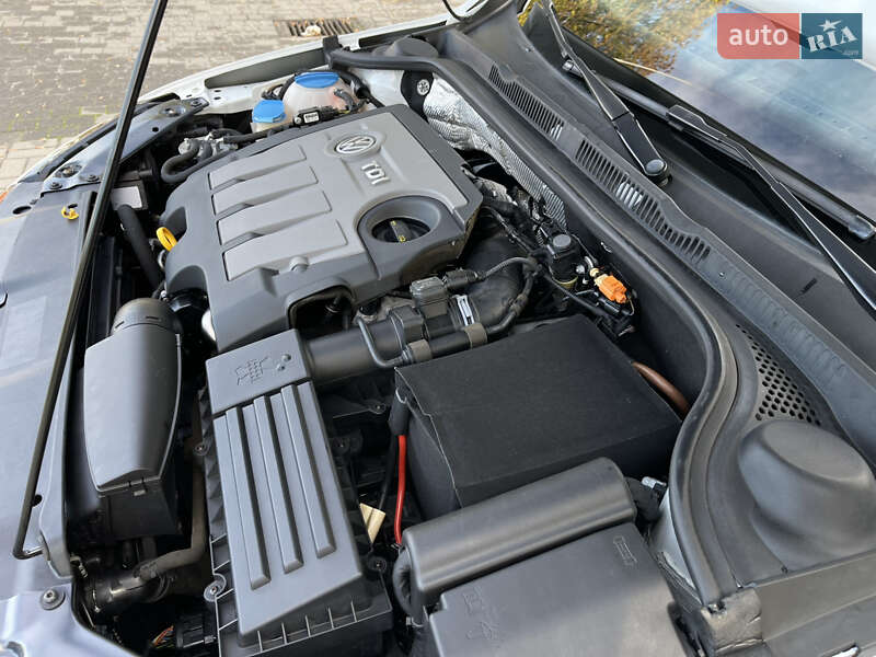 Седан Volkswagen Jetta 2016 в Днепре