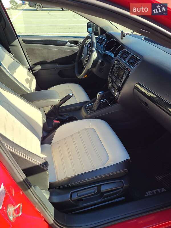 Седан Volkswagen Jetta 2015 в Києві фото 18 Седан Volkswagen Jetta 2015 в Києві