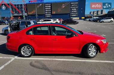 Седан Volkswagen Jetta 2015 в 
