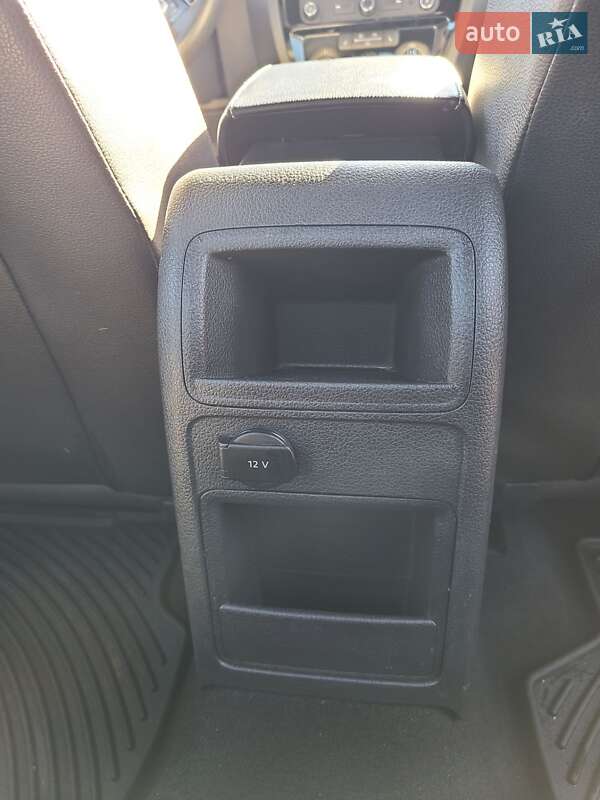 Седан Volkswagen Jetta 2015 в Києві фото 20 Седан Volkswagen Jetta 2015 в Києві