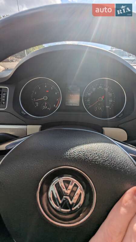 Седан Volkswagen Jetta 2016 в Кропивницком