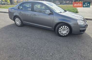 Седан Volkswagen Jetta 2008 в 