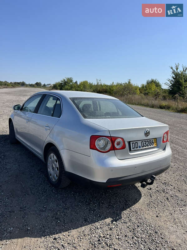 Седан Volkswagen Jetta 2008 в Борщеве