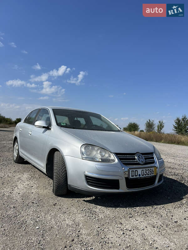 Седан Volkswagen Jetta 2008 в Борщеве