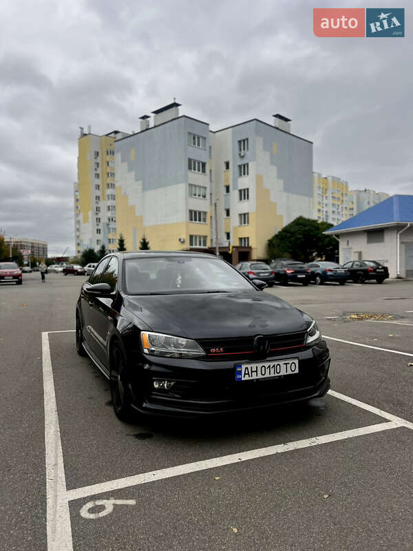 Седан Volkswagen Jetta 2016 в Києві