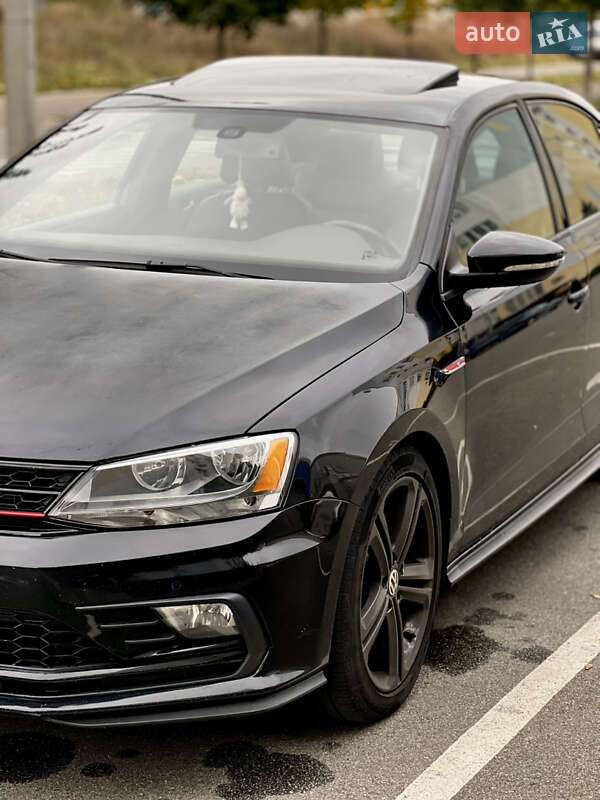 Седан Volkswagen Jetta 2016 в Києві