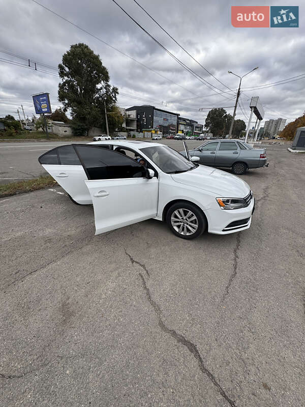 Седан Volkswagen Jetta 2016 в Харькове