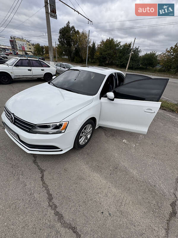 Седан Volkswagen Jetta 2016 в Харькове