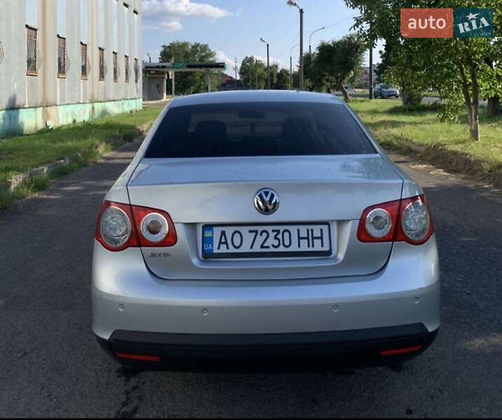 Седан Volkswagen Jetta 2005 в Мукачево