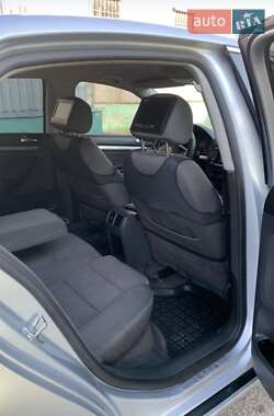 Седан Volkswagen Jetta 2005 в 
