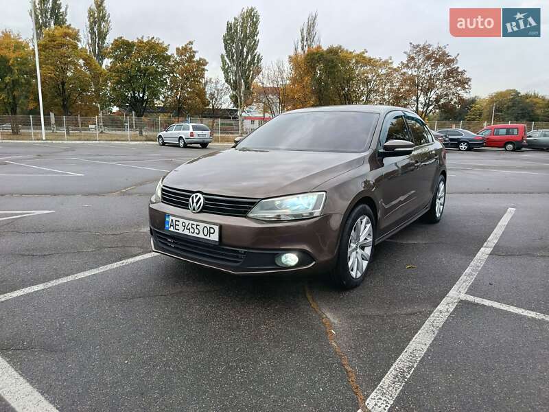 Седан Volkswagen Jetta 2011 в Днепре