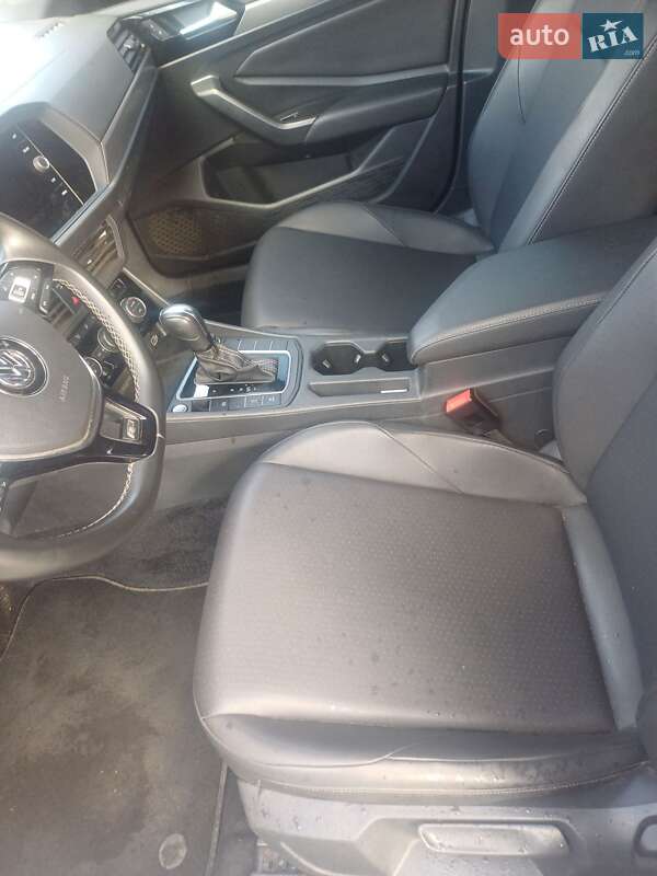 Седан Volkswagen Jetta 2020 в Ромнах