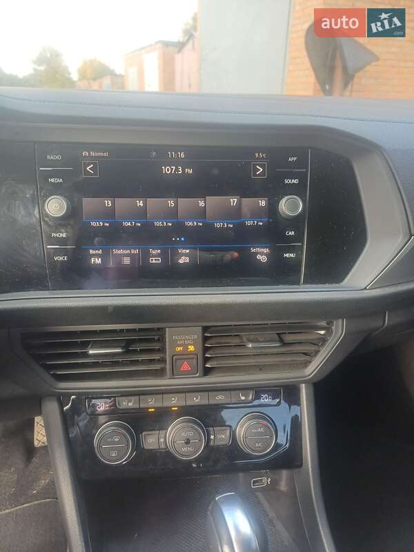 Седан Volkswagen Jetta 2020 в Ромнах