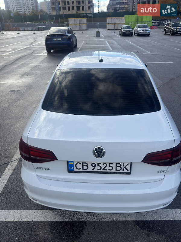 Седан Volkswagen Jetta 2016 в Киеве