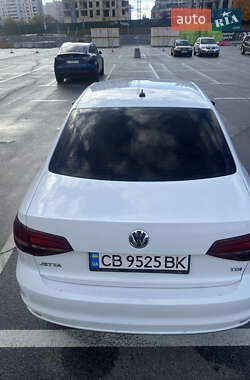 Седан Volkswagen Jetta 2016 в 