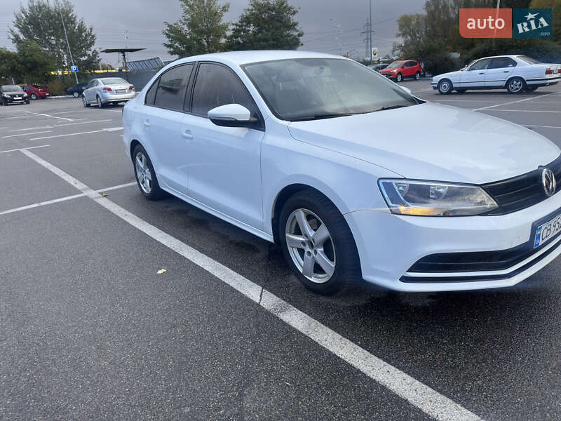 Седан Volkswagen Jetta 2016 в Киеве