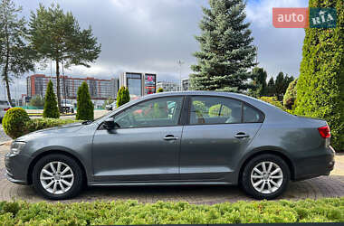 Седан Volkswagen Jetta 2015 в 