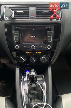 Седан Volkswagen Jetta 2014 в 