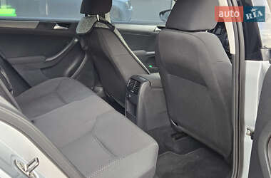 Седан Volkswagen Jetta 2012 в 