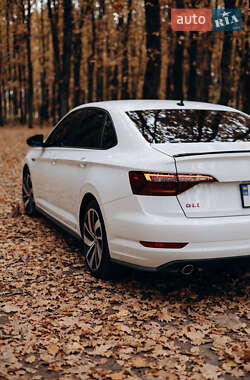 Седан Volkswagen Jetta 2019 в 