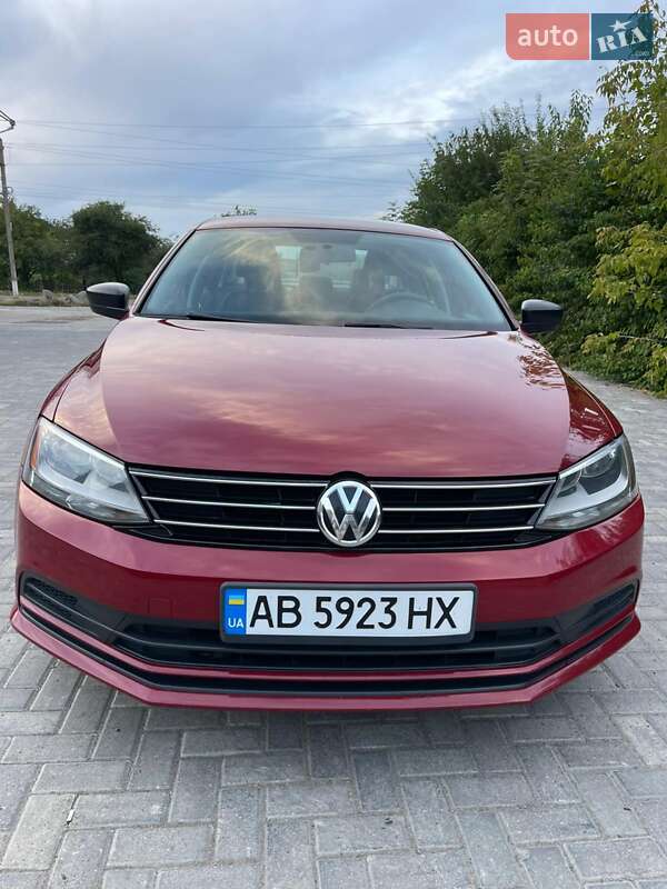 Седан Volkswagen Jetta 2015 в Немирові