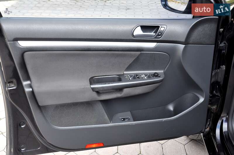 Седан Volkswagen Jetta 2006 в Львове