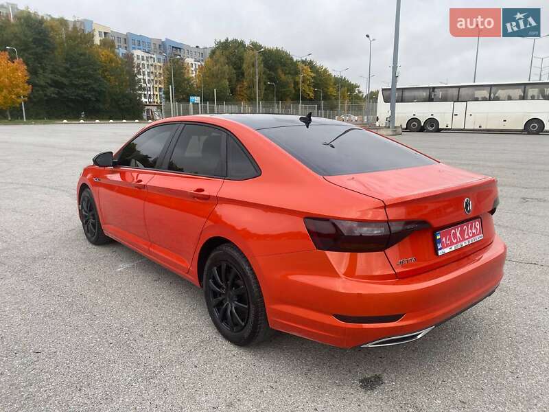Седан Volkswagen Jetta 2019 в Львове