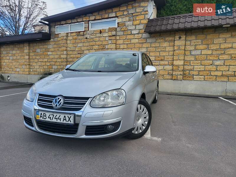 Седан Volkswagen Jetta 2008 в 